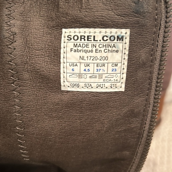 Sorel waterproof women’s boots (size 6) - Picture 3 of 5